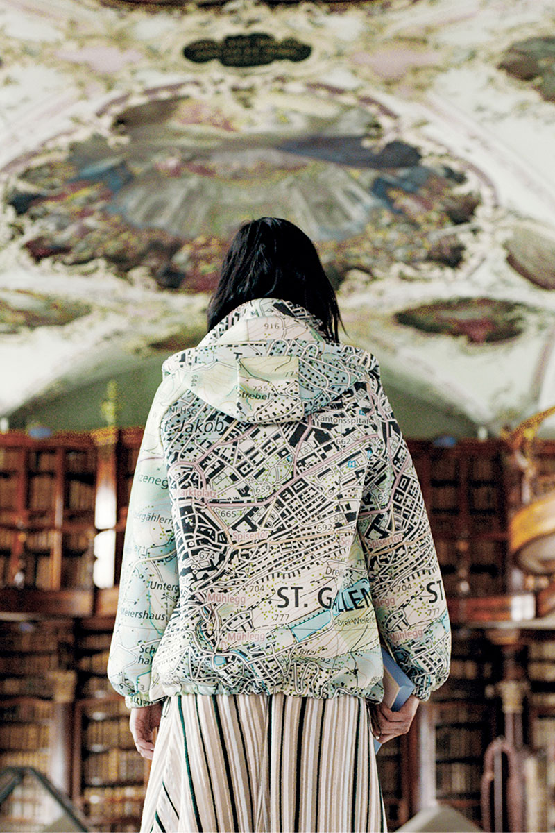 Akris – Selbstverständlich angezogen Akris – Selbstverständlich angezogen