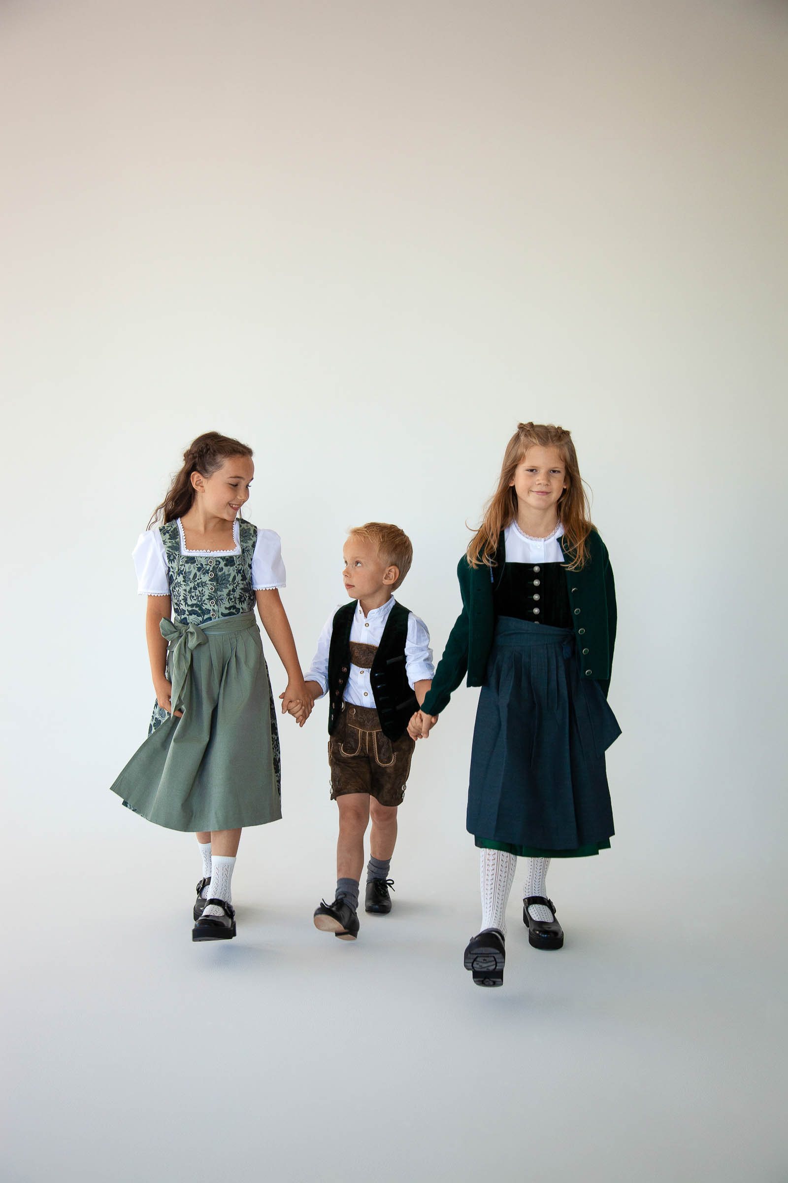 Fesch Kinder Tracht
