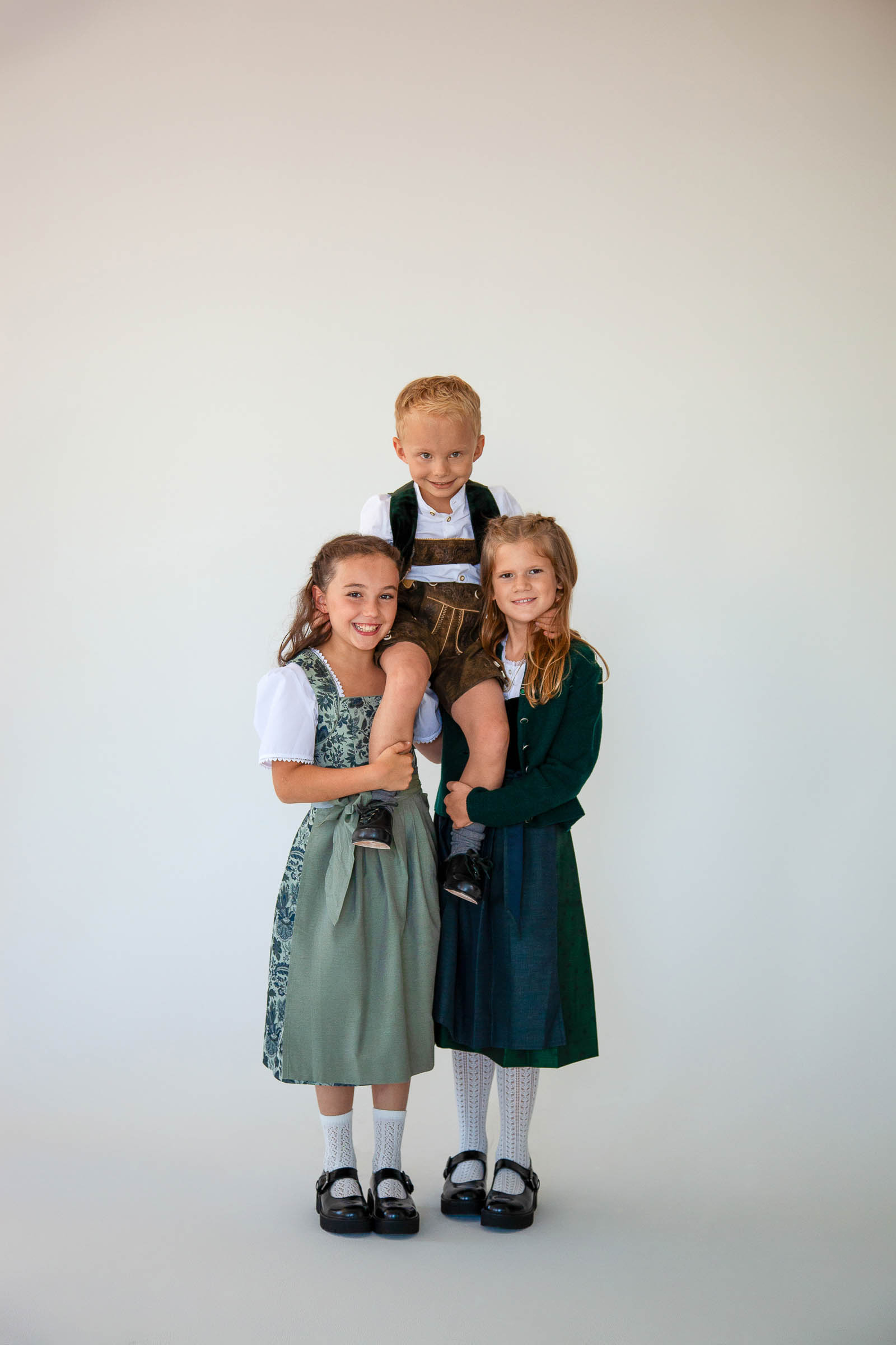 Fesch Kinder Tracht