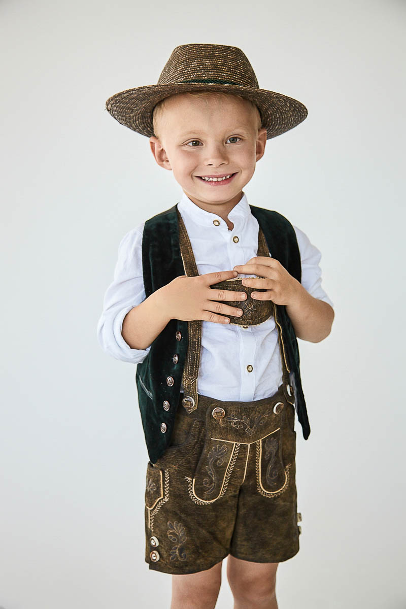 Fesch Kinder Tracht