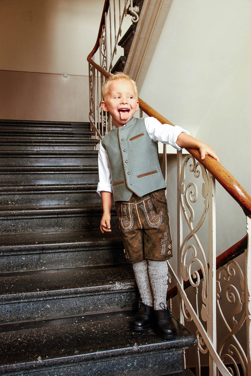 Fesch Kinder Tracht