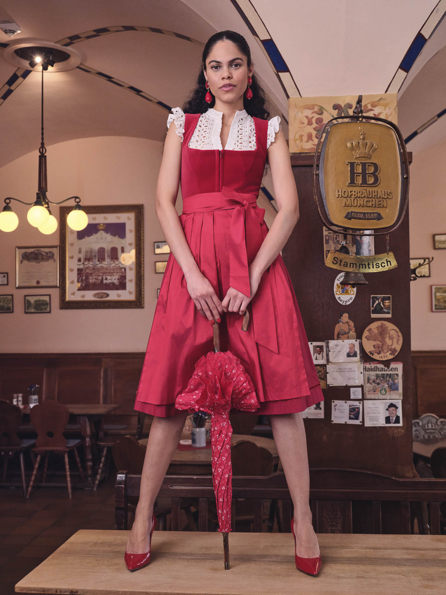 Trendfarbe Rot Trachten Trendfarbe Rot Trachten