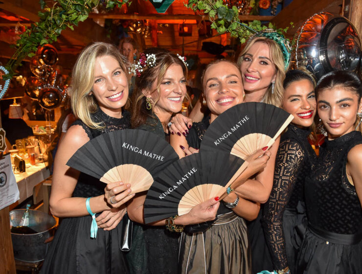 Sarah Brandner, Natalie Lefevre, Viky Rader, Kinga Mathe, Farina Opoku, Soulin Omar, Jessica de Oliveira, Jessica de Oliveira, Janine Wiggert, Stefanie Helen, Soulin Omar 188. Oktoberfest - 25 Jahre Almauftrieb in der Käfer Wiesn-Schänke auf der Theresienwiese in München am 17.09.2023.