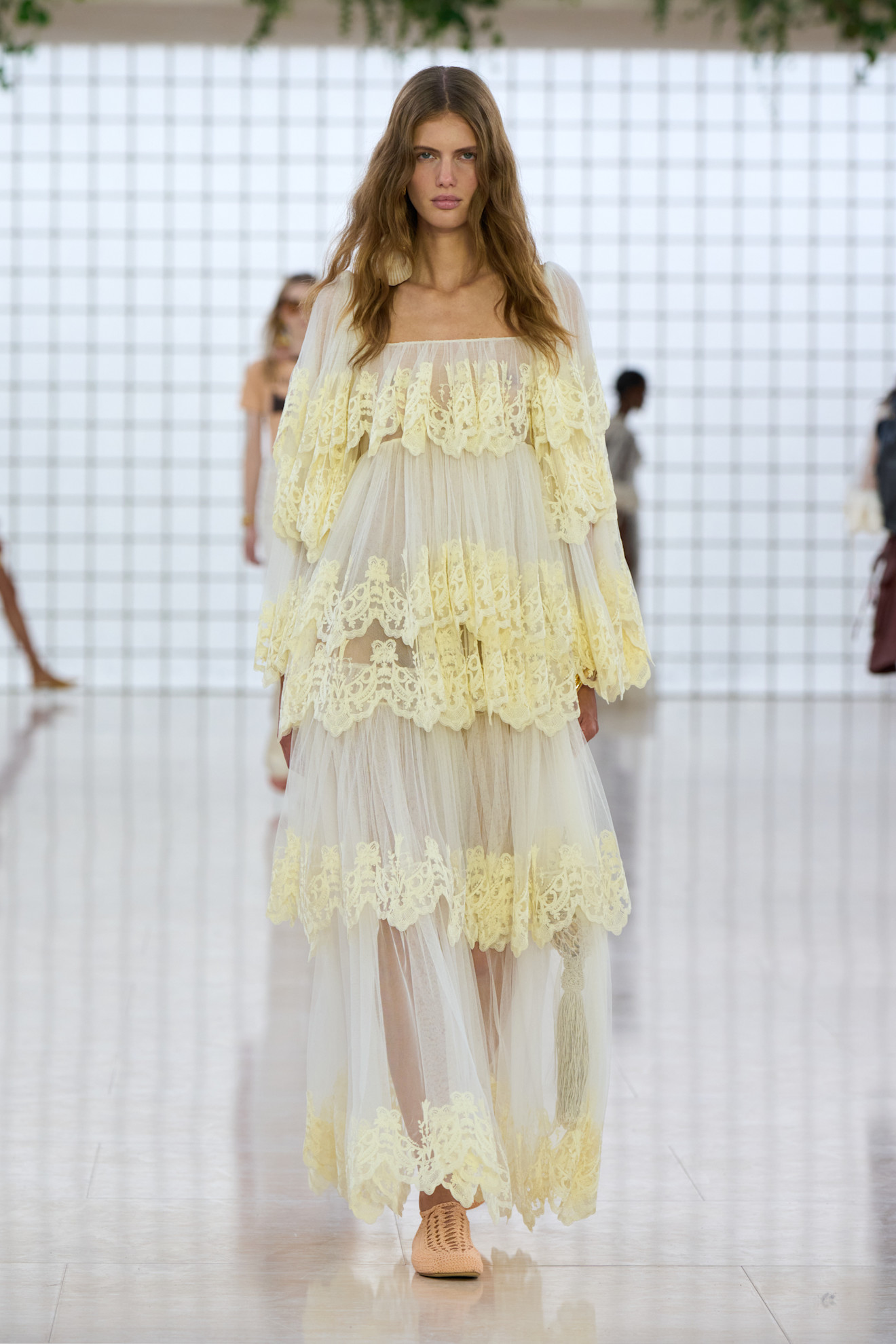Buttergelb – vom Trend zur Tracht Chloe S25 © Foto: launchmetrics.com/spotlight