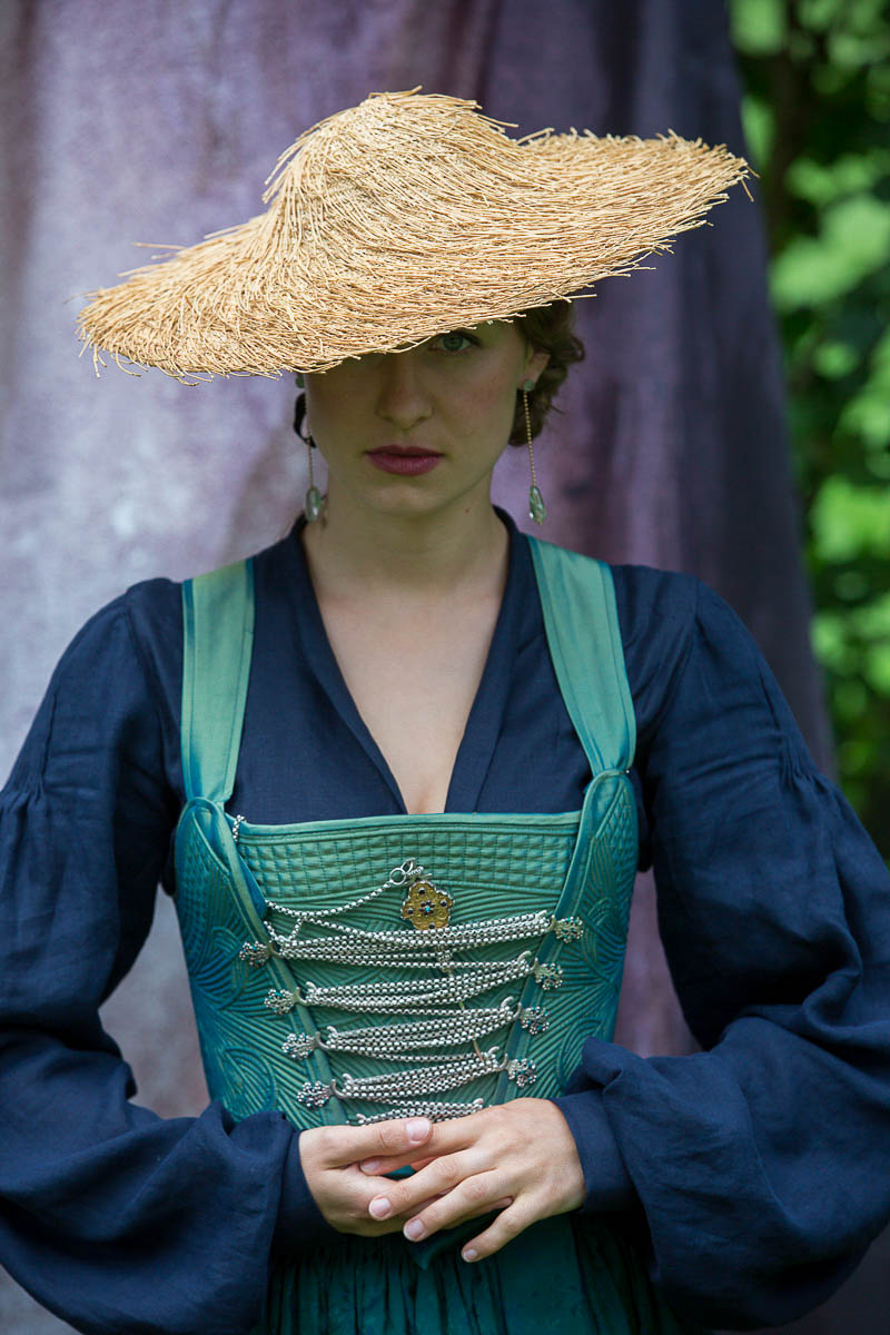 Eva Violetta Dirndl