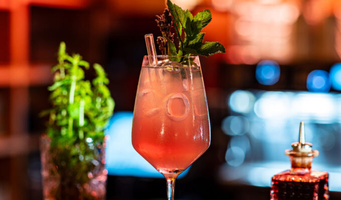 FESCH-Drink der Saison – Chesas Lavendel Sprizz