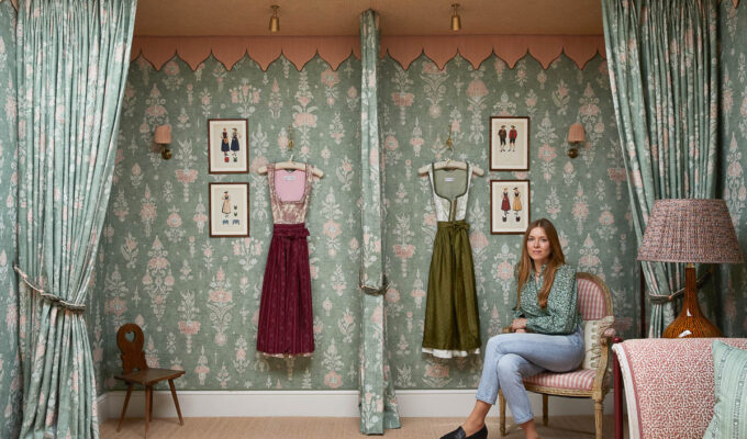 Annina von Pfuel in ihrem Showroom in London. Die Designerin wuchs in Bayern auf, studierte an der Parsons School of Design in New York und arbeitete zehn Jahre als Kostümbildnerin.