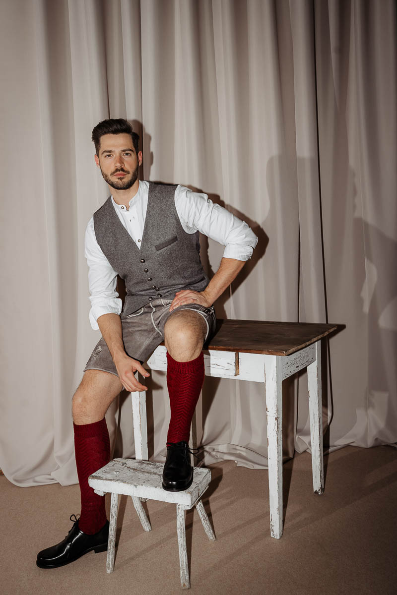 Mitja Look von KRÜGER, Kniestrümpfe von LUISE STEINER, Haferlschuhe von MEI SCHUA!