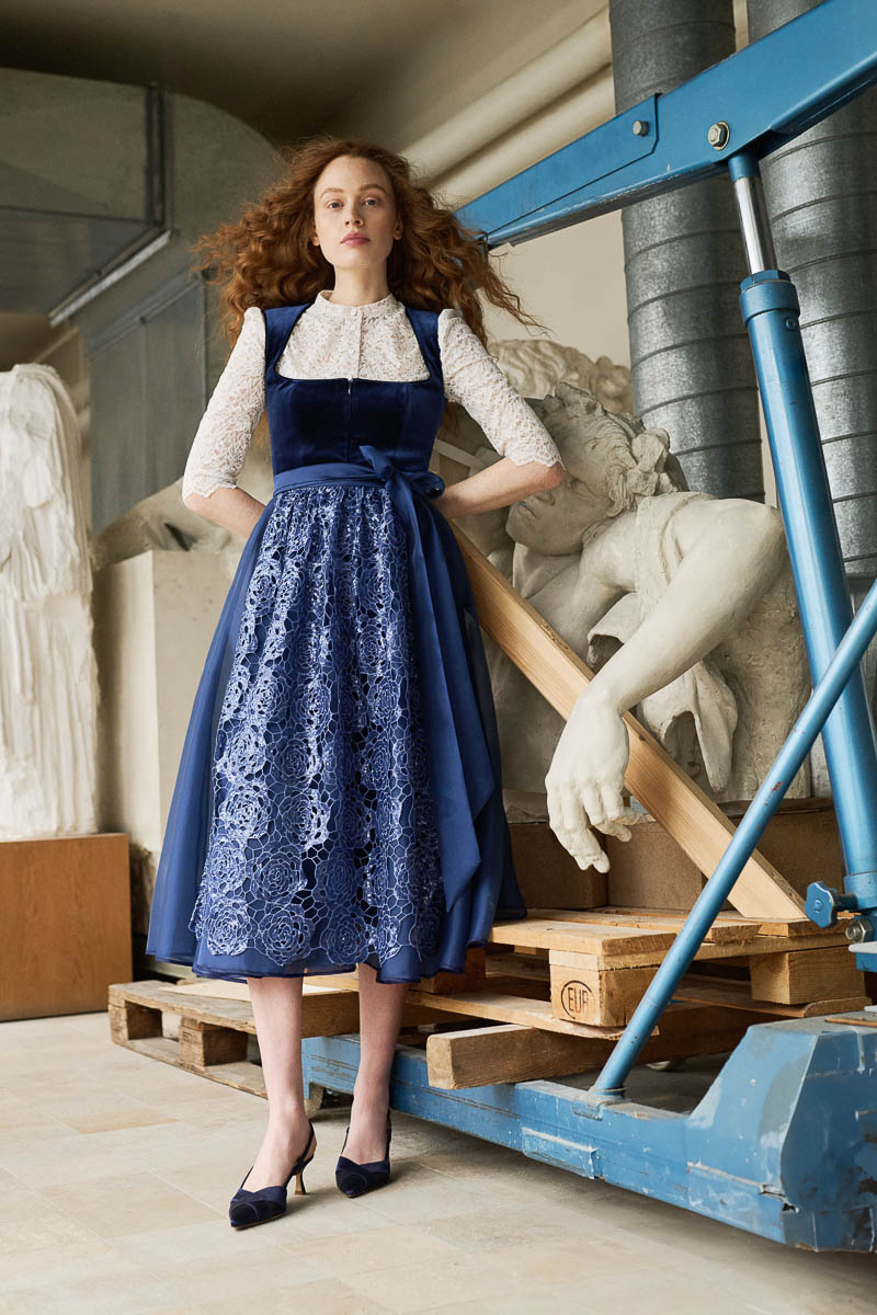 Aus der neuen Talbot Runhof Trachtenkollektion