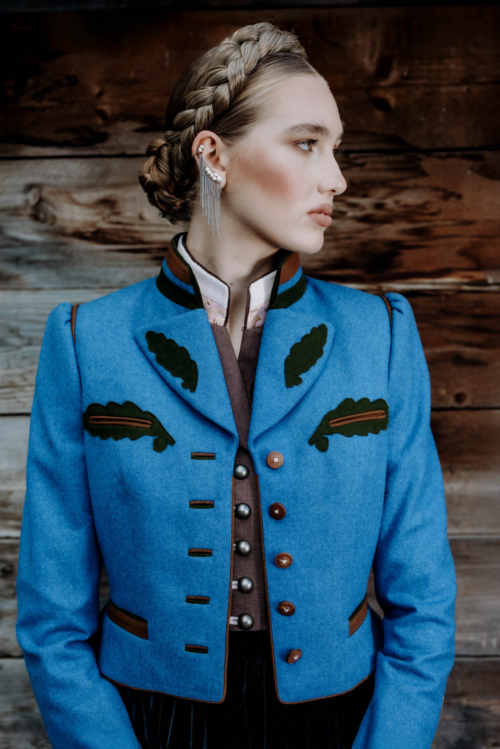 High Fashion aus Bayern: Wie Roots & Runways Tracht neu definiert LaRoccaPhoto