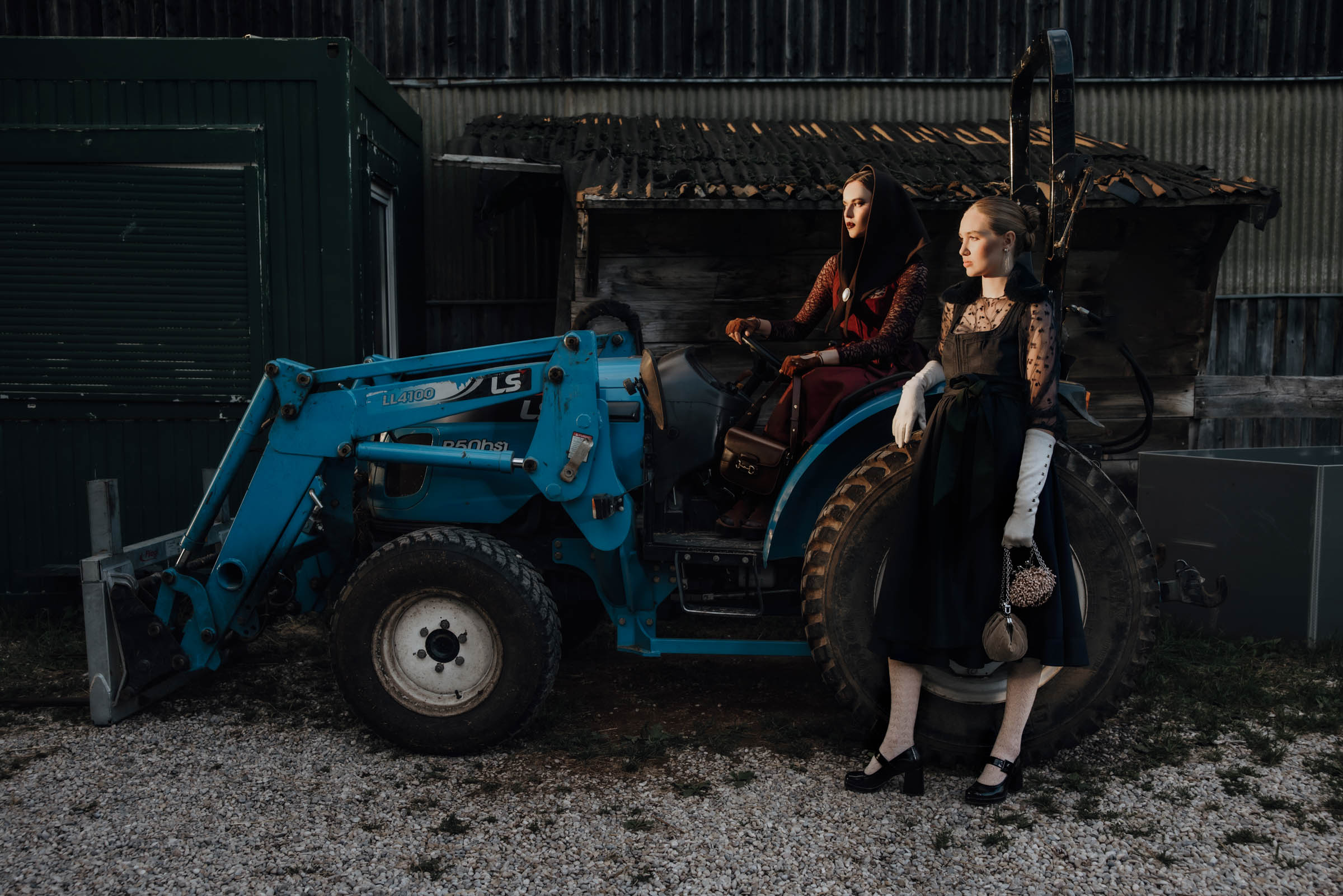 Roots & Runways: Bayerische Tracht trifft moderne Couture LaRoccaPhoto