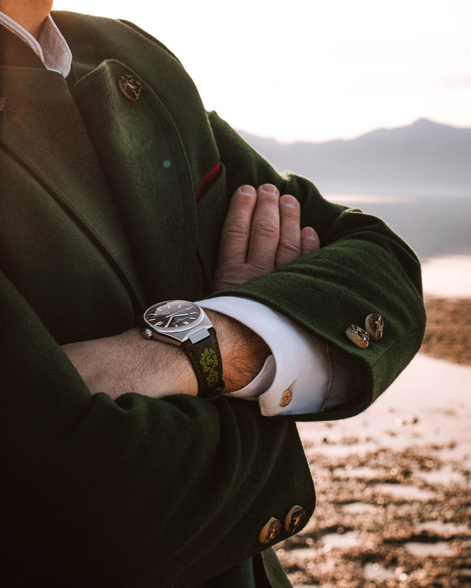 Ausgestattet mit drei Armbändern und 10 ATM Wasserdichte ist diese Special Edition (2095 Euro) geschaffen für Sammler, Entdecker und Liebhaber feiner Uhrmacherkunst.