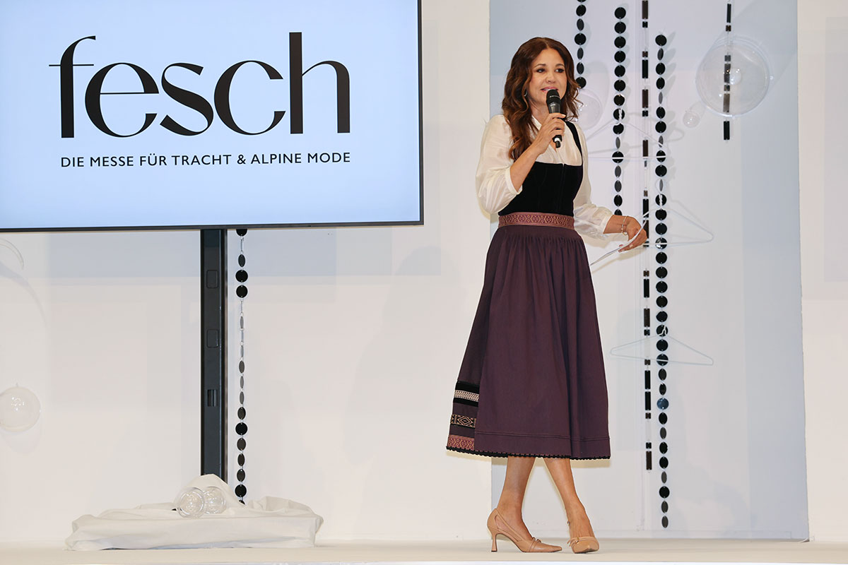 Karen Webb bei der FESCH Fashion Show 2026 in der Brandboxx Salzburg.