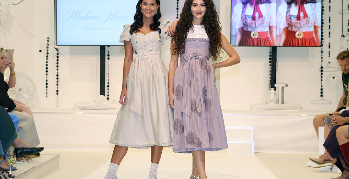 Models präsentieren die Trachtentrends 2027 bei der FESCH Fashion Show in Salzburg.