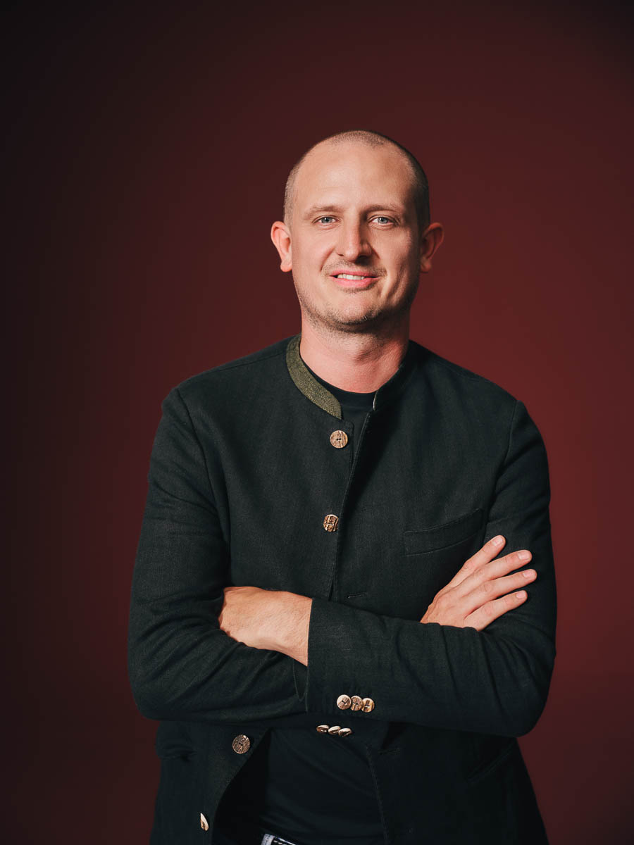 Andreas Reinisch, Trachtenexperte bei HIRMER Porträt von Andreas Reinisch, Trachtenexperte beim Münchner Modehaus HIRMER