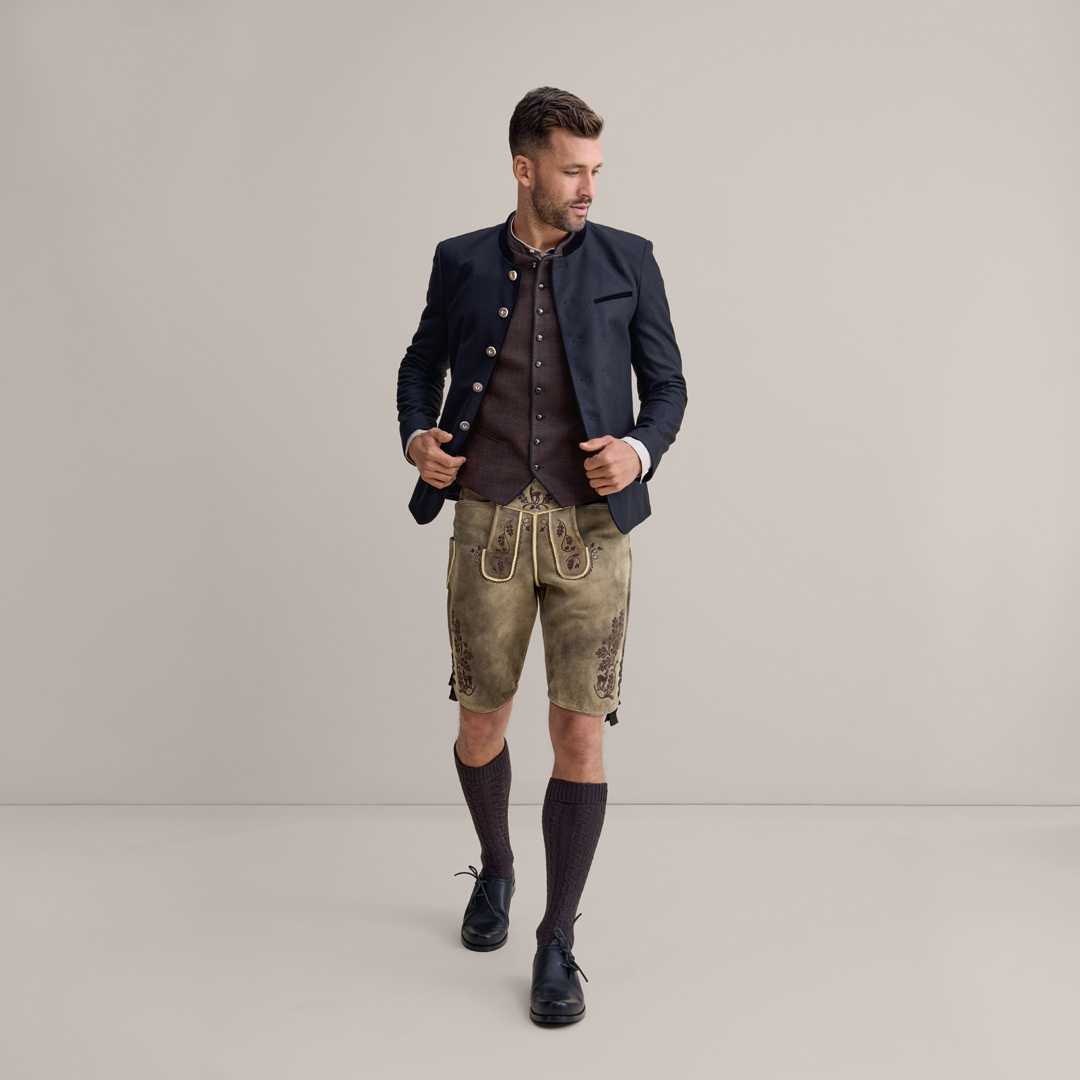 Herren-Trachtenlook zum Nachshoppen Herren-Trachtenlook mit Lederhose, Weste, Janker und Haferlschuhen